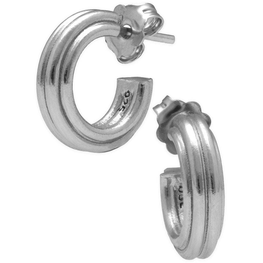 Small ribbed hoop earrings