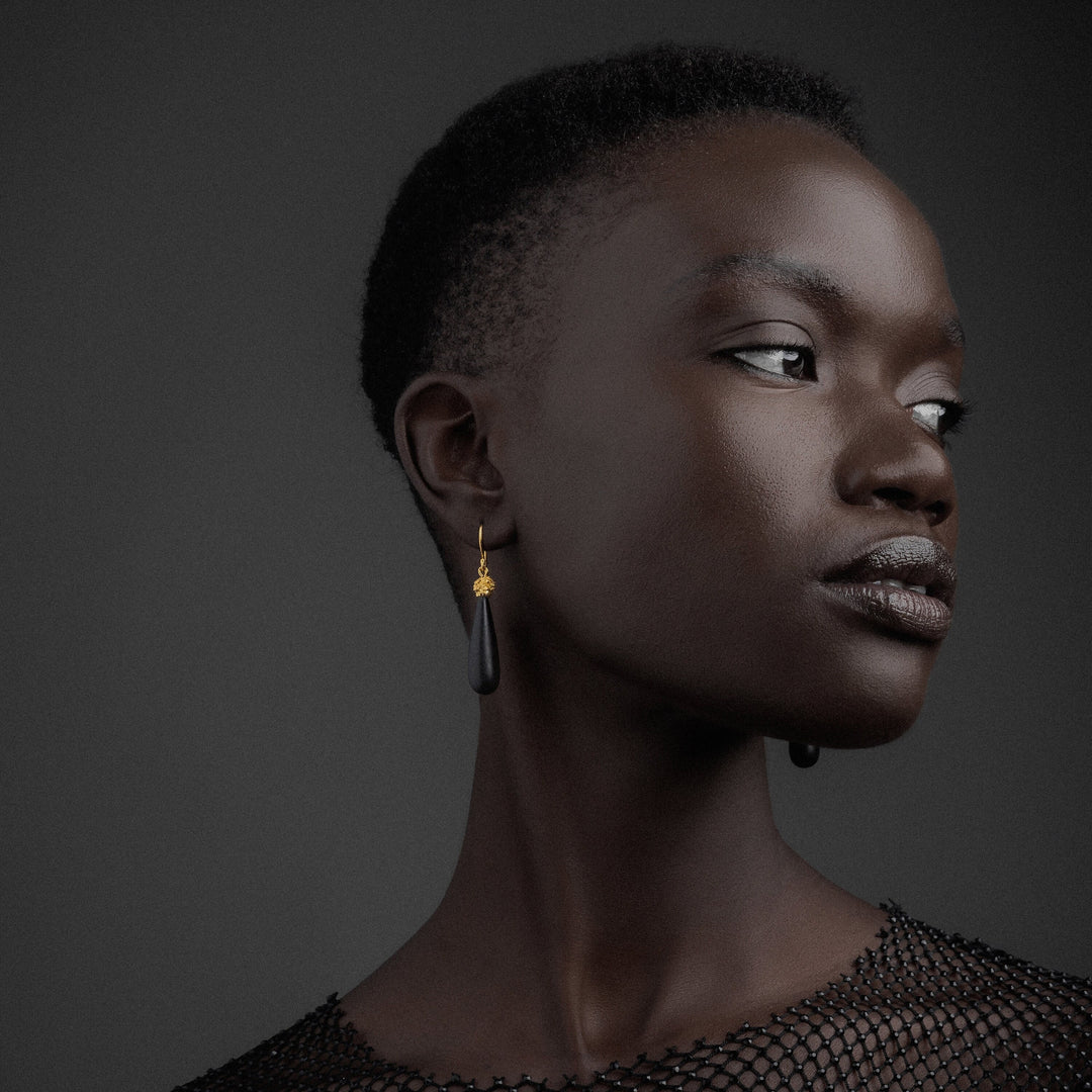 Dangling earrings with black onyx