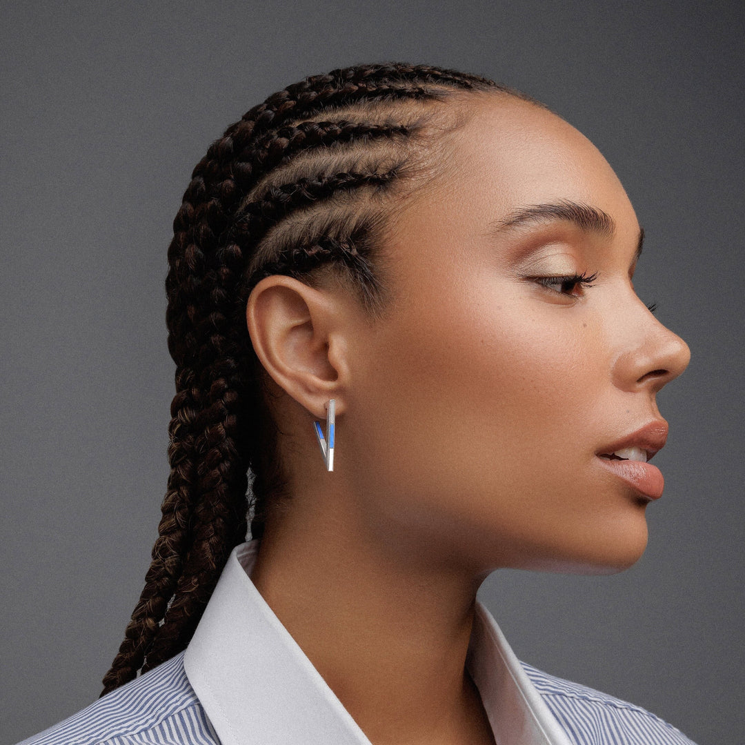 Studded "triangle" earrings with enamel