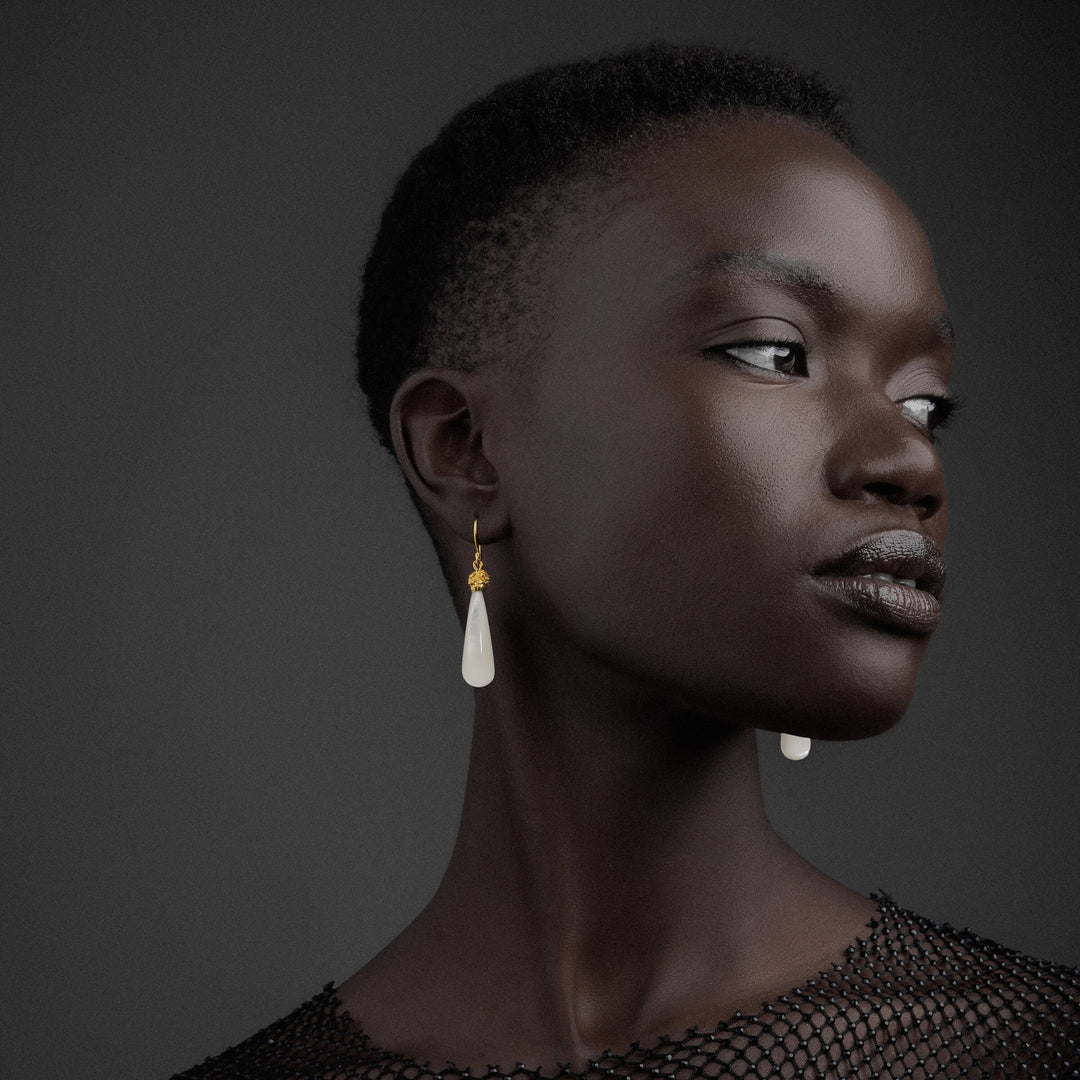 Dangling earrings with lapis lazuli