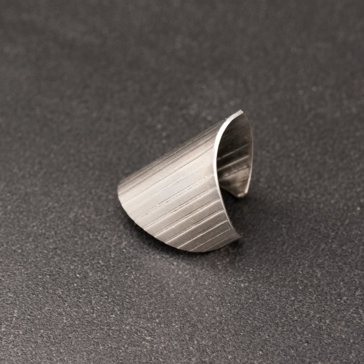 Ohrstulpe Ohrring mit gekräuselter Oberfläche - Emmanuela - handcrafted for you-sterlingsilber