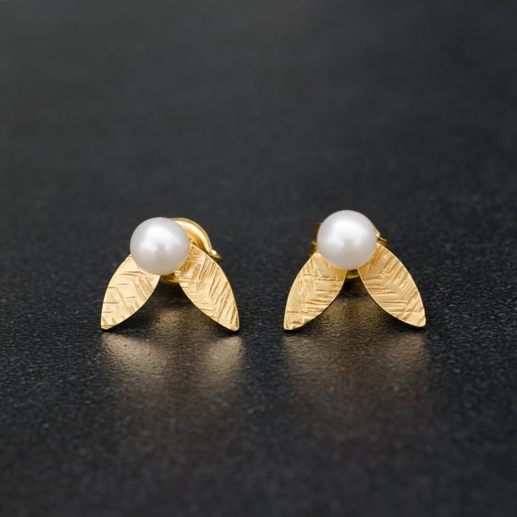 Weiße Perlenohrringe mit Blättern - Emmanuela - handcrafted for you-sterlingsilber